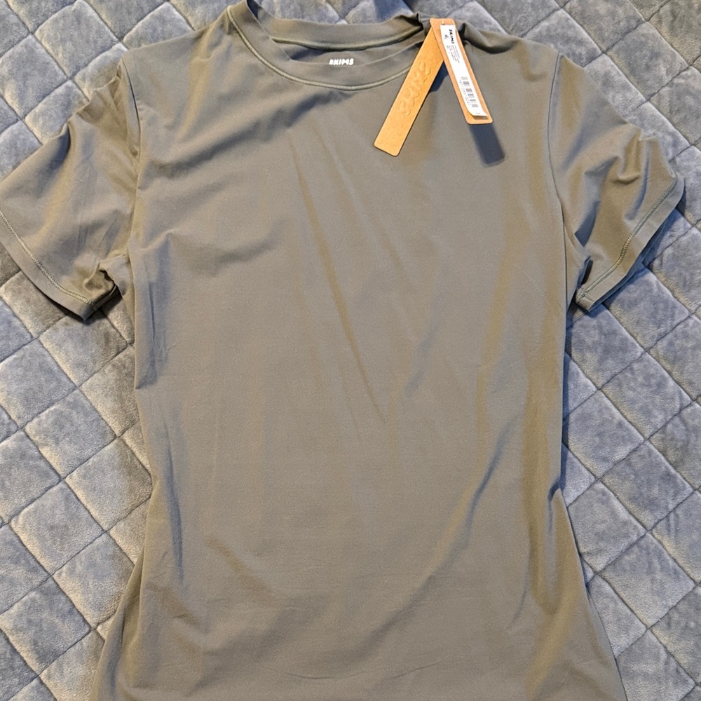 SKIMS FITS EVERYBODY NWT GUNMETAL